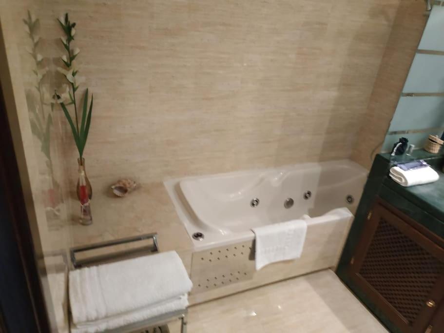 Luxury Apartment With Sea Views, Golf, Gym, Spa, 7 Pools Ojén エクステリア 写真